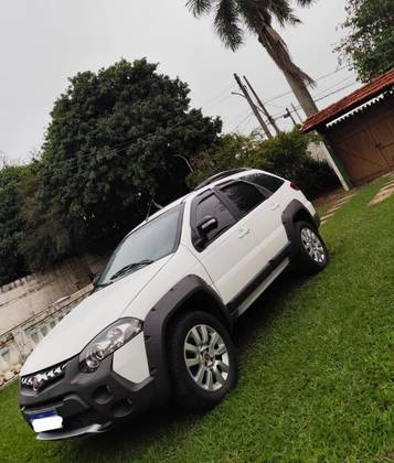 FIAT PALIO 1.8 MPI ADVENTURE WEEKEND 16V FLEX 4P MANUAL FIAT PALIO 1.8 MPI ADVENTURE WEEKEND 16V FLEX 4P MANUAL